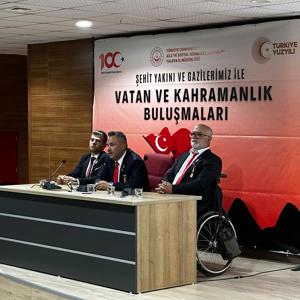 Vatan ve Kahramanlık Buluşmaları etkinliğinde Kahraman Gazilerimiz öğrenciler ile bir araya geldi - fotoğraf 4
