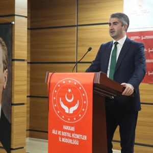 Aile ve Sosyal Hizmetler Bakan Yardımcısı Tarıkdaroğlu, Hakkari'de "Hizmet İçi Eğitim Programına" katıldı - fotoğraf 1