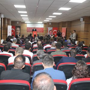 Aile ve Sosyal Hizmetler Bakan Yardımcısı Tarıkdaroğlu, Hakkari'de "Hizmet İçi Eğitim Programına" katıldı - fotoğraf 3