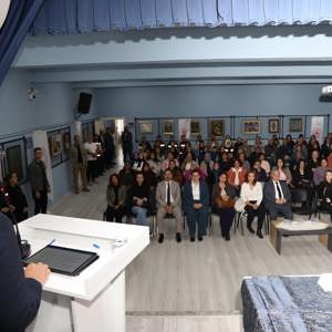BAKANLIĞIMIZIN AİLEMİZ İSTİKBALİMİZ TEMASIYLA  İL MÜDÜRLÜĞÜMÜZ VE CEYHAN SOSYAL HİZMER MERKEZİ İŞBİRLİĞİ İLE DÜZENLENEN AİLE SÖYLEŞİSİ - fotoğraf 3