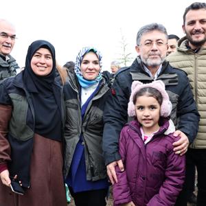 Bakanımız Mahinur Özdemir Göktaş, Milli Ağaçlandırma Günü’nde Gazze Hatıra Ormanı’na Fidan Dikti - fotoğraf 11
