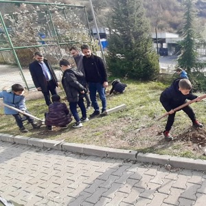 Çocuklarımız, Büyüklerimiz, Kahraman Gazilerimizle Birlikte Fidan Dikme Etkinliklerine Katıldık - fotoğraf 6
