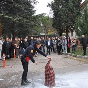 İl Müdürlüğümüz Yangın Söndürme Eğitimi Düzenlendi. - fotoğraf 2