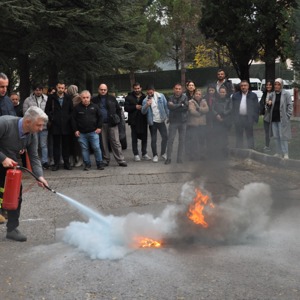 İl Müdürlüğümüz Yangın Söndürme Eğitimi Düzenlendi. - fotoğraf 6