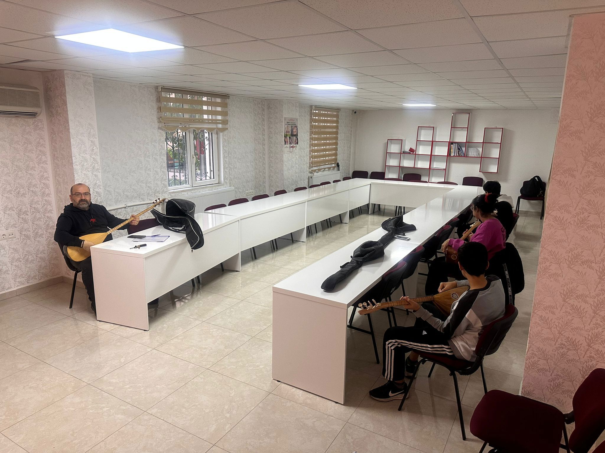 ''Gelecekte Gençlik Var 2 Projesi'' kapsamında bağlama kursumuz devam ediyor. - fotoğraf 3