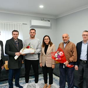 Valimiz Dr. Hülya Kaya ve İl Müdürümüz Arif Laçin'den Anlamlı 24 Kasım Ziyareti - fotoğraf 2