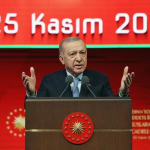 Cumhurbaşkanı Erdoğan ve Aile ve Sosyal Hizmetler Bakanımız Göktaş, "Kadına Yönelik Şiddete Karşı Uluslararası Mücadele Günü" programına katıldı - fotoğraf 1