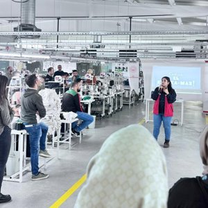 25 Kasım Kadına Yönelik Şiddete Karşı Uluslararası Mücadele Günü kapsamında Tekstil Atölyesinde çalışan bireylere günün anlam ve önemi - fotoğraf 3