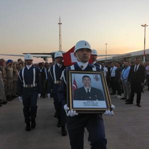 Şehidimizi Hava Alanında Karşıladık - fotoğraf 1