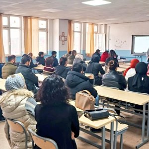 Borsa İstanbul Pazaryeri Ortaokulu öğretmenlerine yönelik "Çocuk İhmali ve İstismarı" eğitimi v - fotoğraf 2