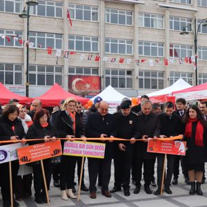 25 KASIM KADINA YÖNELİK ŞİDDETE KARŞI  ULUSLARARASI MÜCADELE  GÜNÜ ETKİNLİKLERİ GERÇEKLEŞTİRİLDİ. - fotoğraf 5