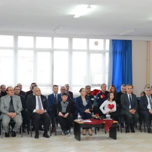 BURDUR ENGELSİZ YAŞAM BAKIM REHABİLİTASYON VE AİLE DANIŞMA MERKEZİNDE KALAN ÇOCUKLARIMIZ SAYIN VALİMİZE ZİYARET GERÇEKLEŞTİRDİLER. - fotoğraf 7