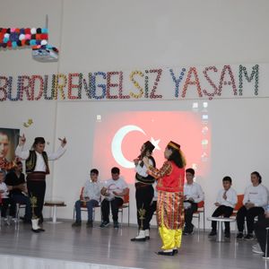 MÜDÜRLÜĞÜMÜZE BAĞLI BURDUR ENGELSİZ YAŞAM BAKIM VE REHABİLİTASYON VE AİLE DANIŞMA MERKEZİMİZDE KALAN ÇOCUKLAR TARAFINDAN EĞLENCE VE ŞÖLEN DÜZENLENDİ. - fotoğraf 3