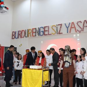 MÜDÜRLÜĞÜMÜZE BAĞLI BURDUR ENGELSİZ YAŞAM BAKIM VE REHABİLİTASYON VE AİLE DANIŞMA MERKEZİMİZDE KALAN ÇOCUKLAR TARAFINDAN EĞLENCE VE ŞÖLEN DÜZENLENDİ. - fotoğraf 8