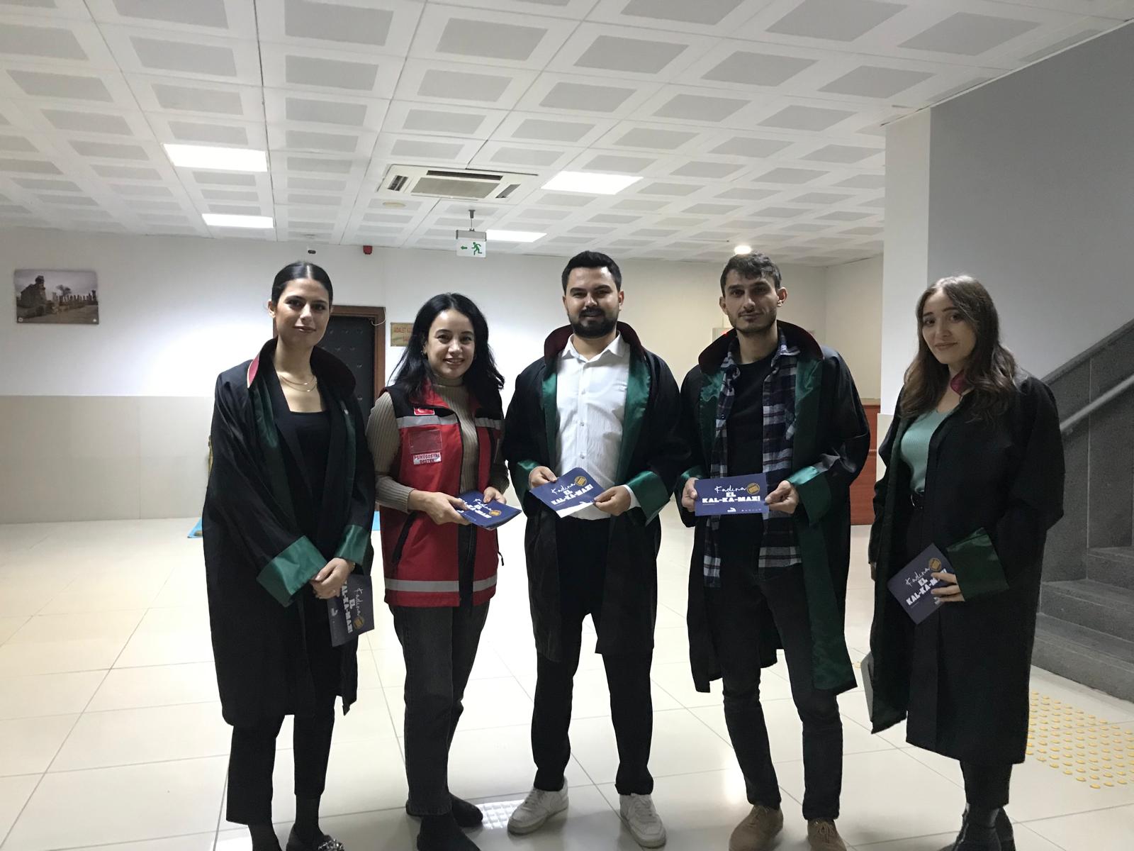 #SilifkeSHM tarafından "25 Kasım Kadına Yönelik Şiddetle Uluslarası Mücadele Günü" dolayısıyla adliye çalışanları ve baro ziyareti yapılarak Kadına Yönelik Şiddetle Mücadele üzerine farkındalık ve bilinçlendirme çalışmaları yapıldı.