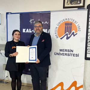 #MersinŞÖNİM tarafından Mersin Üniversitesi SBMYO sosyal hizmetler öğrencileri ve bölüm akademisyenlerine yönelik 25 Kasım Kadına Yönelik Şiddete karşı Uluslararası Mücadele Günü kapsamında bilgilendirme ve farkındalık çalışmaları yapıldı. - fotoğraf 1