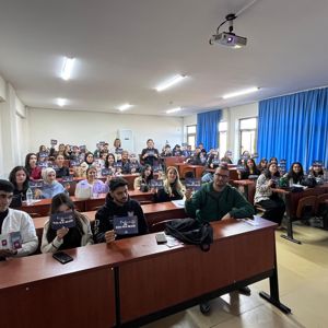 #MersinŞÖNİM tarafından Mersin Üniversitesi SBMYO sosyal hizmetler öğrencileri ve bölüm akademisyenlerine yönelik 25 Kasım Kadına Yönelik Şiddete karşı Uluslararası Mücadele Günü kapsamında bilgilendirme ve farkındalık çalışmaları yapıldı. - fotoğraf 2