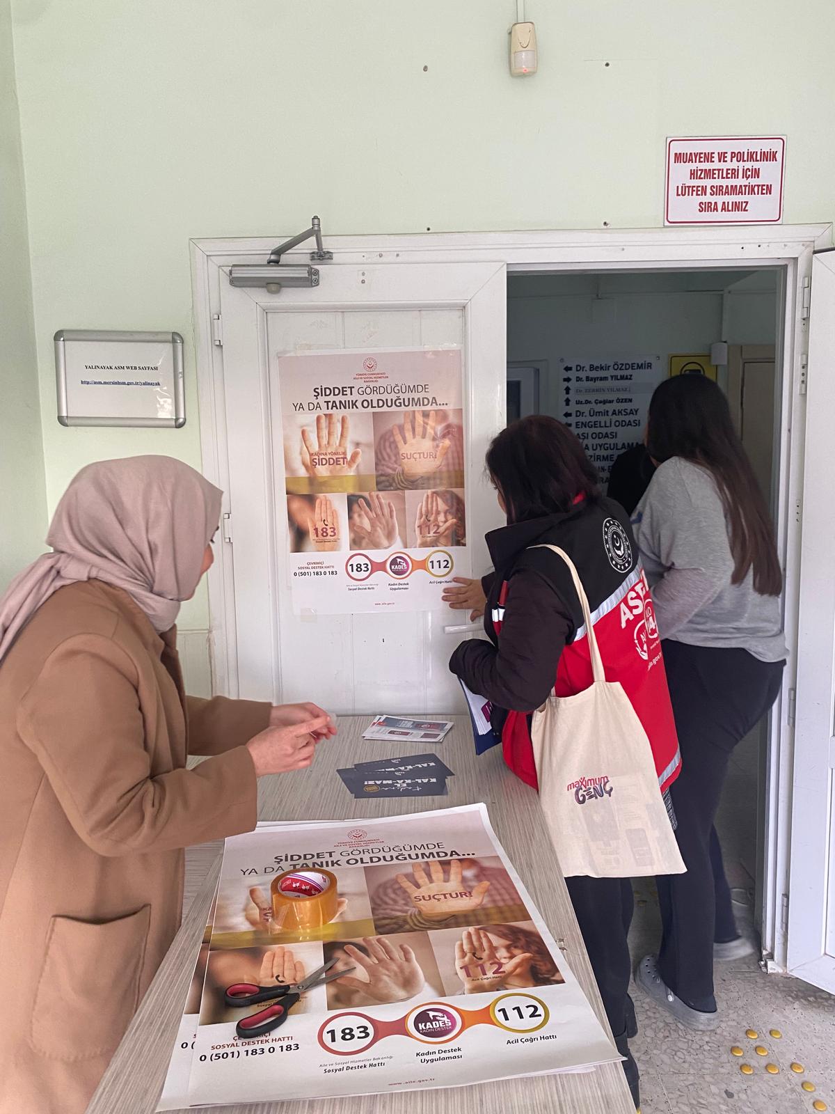 #ToroslarSHM tarafından 25 Kasım Kadına Yönelik Şiddete Karşı Uluslararası Mücadele Günü kapsamında esnaf ve vatandaşlara yönelik broşür dağıtımı yapılarak farkındalık ve bilinçlendirme çalışmaları yapıldı.