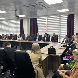 İl Müdürümüz Naci YILMAZ başkanlığında İl Müdür Yardımcılarımız, Şube Müdürlerimiz, Sosyal Hizmet Merkezi Müdürlerimiz ve Yatılı Kuruluş Müdürlerimizin katılımıyla Aylık koordinasyon ve değerlendirme toplantısı gerçekleştirildi. - fotoğraf 3