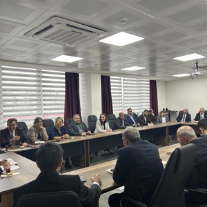İl Müdürümüz Naci YILMAZ başkanlığında İl Müdür Yardımcılarımız, Şube Müdürlerimiz, Sosyal Hizmet Merkezi Müdürlerimiz ve Yatılı Kuruluş Müdürlerimizin katılımıyla Aylık koordinasyon ve değerlendirme toplantısı gerçekleştirildi. - fotoğraf 2
