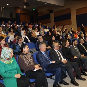 İl Müdürlüğümüz tarafından Bakanlığımızın 19 ilde pilot çalışma olarak yürüttüğü “Modüler Aile Eğitim Programına ” katılım gösteren kişilere sertifika takdimi yapılmıştır - fotoğraf 2