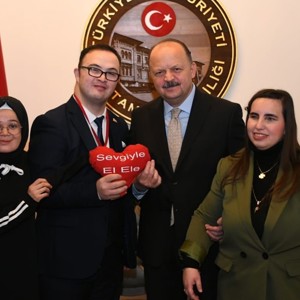 3 Aralık Dünya Engelliler Günü'nde Valimiz Sayın Meftun Dallı’ya Ziyaret  - fotoğraf 2