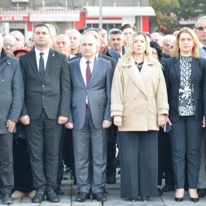 İl Müdürümüz Sayın Çiğdem AÇIKYILDIZ KAZEL, 10 Kasım Atatürk'ü Anma Törenine katılım sağladı. - fotoğraf 2