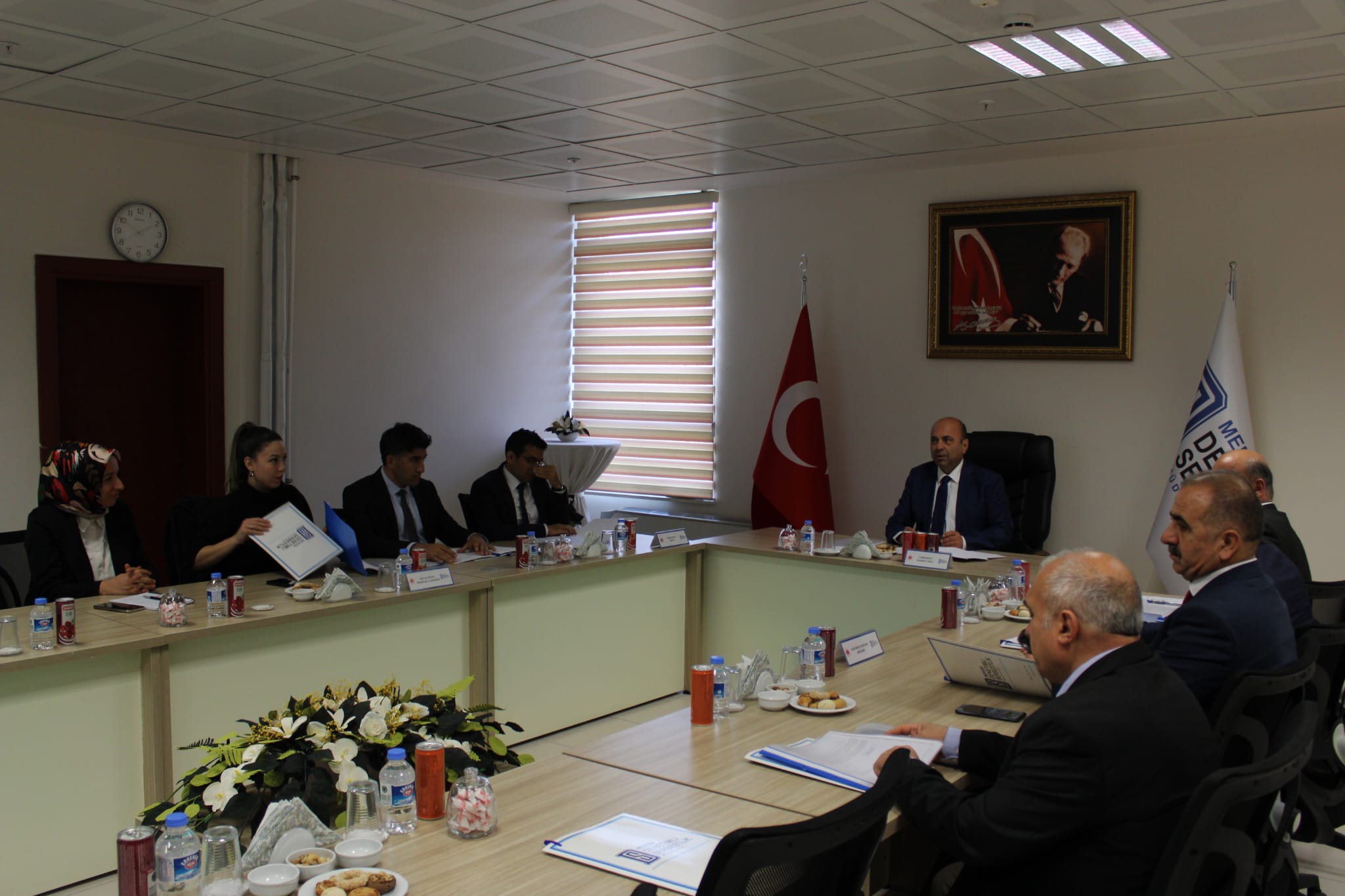 Tutuklu,Hükümlü veya Yükümlüler ile Çocuklarının Sosyal Hizmetlerden Yararlandırılması Hakkında İş Birliği Protokolü kapsamında 2024 yılı http://2.Değerlendirme toplantısı Denetimli Serbestlik Müdürlüğünde gerçekleştirildi.