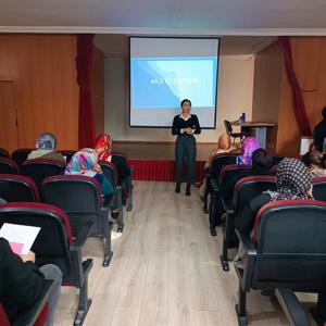 Eğiticimiz tarafından Hüseyin Okan Merzeci Ortaokulu velilerine Modüler Aile Eğitim Programı kapsamında " Aile İçi İletişim " konulu eğitim verildi. - fotoğraf 2
