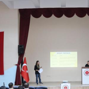 Tarsus SHM , “Tutuklu,Hükümlü veya Yükümlüler ile Çocukların Sosyal Hizmetlerden Yararlandırılması Hakkında İş Birliği Protokolü” kapsamında, Tarsus Açık Ceza İnfaz Kurumu Müdürlüğünde “Öfke Kontrolü ve Stres Yönetimi” konularında eğitim verdi. - fotoğraf 1