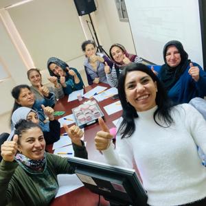 #ToroslarSHM tarafından Okul Destek Projesi kapsamında SED hizmetimizden faydalanan ve Ebeveyn Kaybı Yaşamış ailelerden bakımverenlere yönelik Kendini Bilmek Eğitimi yapılmış,çocuklarla birlikte yerli malı haftası kutlanmış ve birlikte makarna yenmiştir. - fotoğraf 2