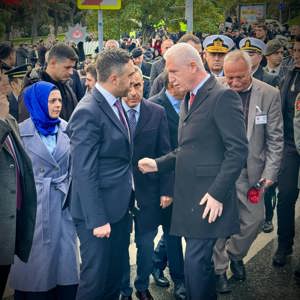 10 Aralık 2016 tarihinde Beşiktaş-Bursaspor maçı sonrasında gerçekleştirilen hain terör saldırısındaki Şehitlerimizi anmak üzere anma törenine İl Müdürümüz Sn. Ömer TURAN katıldı - fotoğraf 3