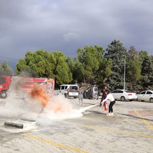MÜDÜRLÜĞÜMÜZDE YANGIN TATBİKATI GERÇEKLEŞTİRİLDİ. - fotoğraf 9