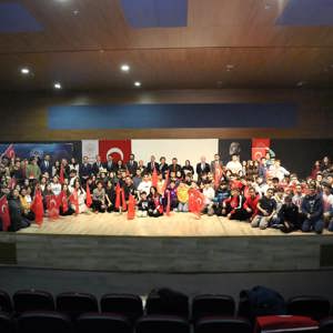 Kahraman Gazilerimizin ve kıymetli Şehit Yakınlarımızın katıldığı " Vatan ve Kahramanlık Buluşmaları " gençlerimiz ile birlikte gerçekleştirmeye devam ediyoruz. - fotoğraf 9