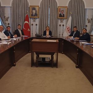 Vali Yardımcısı Sn. Serap ÖZMEN ÇETİN Başkanlığında, İl Müdürümüz Sn. Ömer TURAN ile Özel Huzurevleri Ve Engelli Bakım Merkezleri 2025 Yılı Ücret Tespiti Toplantısı gerçekleştirilmiştir. - fotoğraf 1