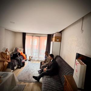 İl Müdürümüz Sn. Ömer TURAN , Şehidimiz İlfan TEKİN ‘in kıymetli ailesine Şehadet Günü vesilesiyle ziyarette bulunmuştur. - fotoğraf 5