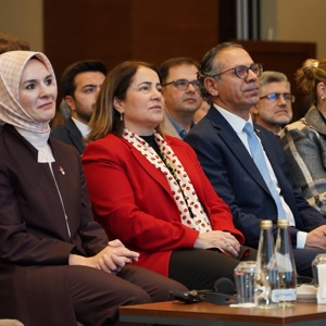 Ailenin Güçlendirilmesi ve Dinamik Nüfus Yapısı Sempozyumu Gerçekleştirildi - fotoğraf 3
