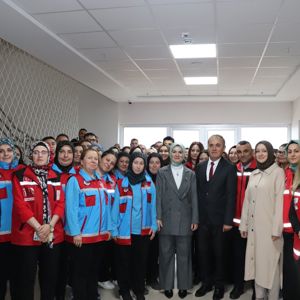 Aile ve Sosyal Hizmetler Bakanımız Sn. Mahinur Özdemir Göktaş Hilmi Hafize Evin Huzurevi Yaşlı ve Bakım Rehabilitasyon Merkezimizi ziyaret etti. - fotoğraf 9