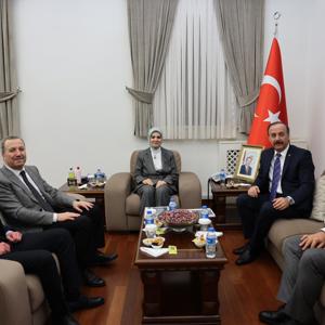 Aile ve Sosyal Hizmetler Bakanı Göktaş, Isparta'da ziyaretlerde bulundu - fotoğraf 2