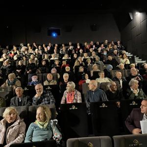 Bugün Sinema Günüydü.Kurumlarımızdan hizmet alan kardeşlerimiz ve büyüklerimizle birlikte film izlemek için bir araya geldik - fotoğraf 3
