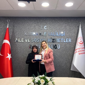 İl Müdürümüz Sayın Çiğdem AÇIKYILDIZ KAZEL, Kahraman Şehitlerimizin kıymetli aileleri ile bir araya geldiler. - fotoğraf 4