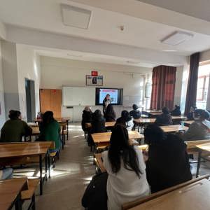 İl Müdürlüğümüze bağlı Sosyal Hizmet Merkezlerimiz tarafından İl genelinde, okullarda düzenli olarak çeşitli konularda düzenlediğimiz eğitimlerimiz tüm hızıyla devam etmektedir. - fotoğraf 3