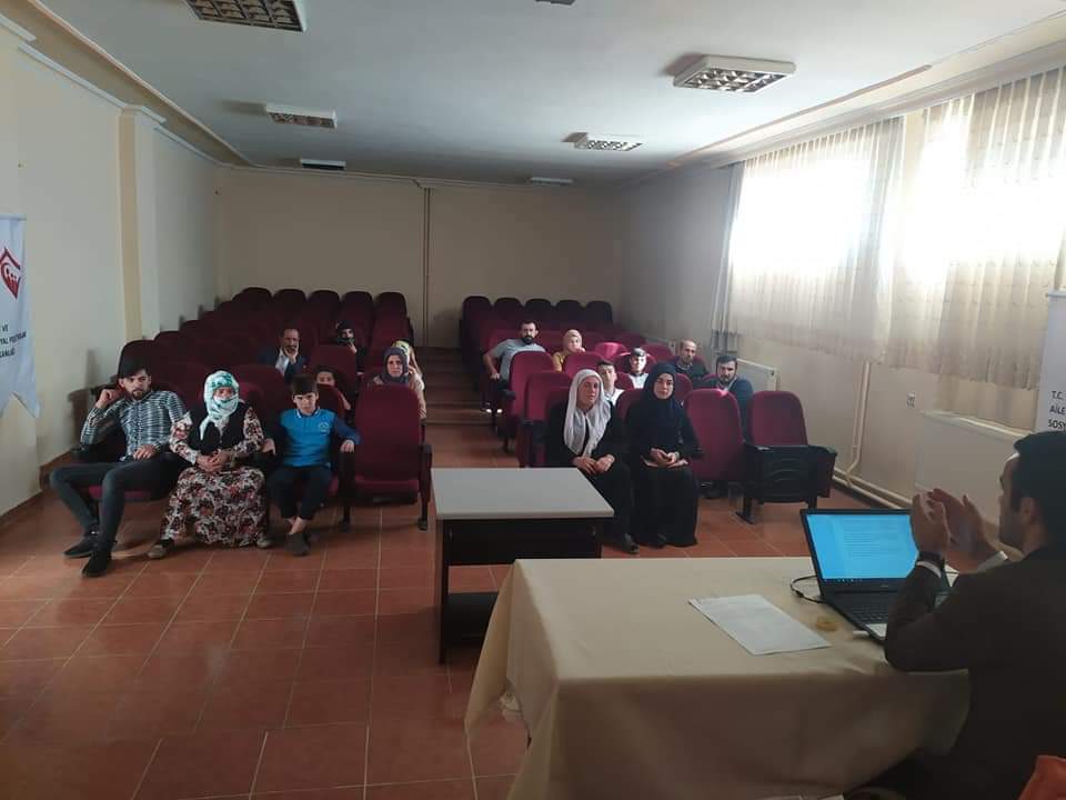 Hasköy ve Korkut İlçelerimizde SED (Sosyal Ekonomik Destek) alan Ailelerimize Mahremiyet konulu eğitim verildi.