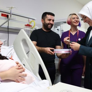 Aile ve Sosyal Hizmetler Bakanımız Göktaş, yeni yılın ilk bebeklerini ziyaret etti - fotoğraf 4