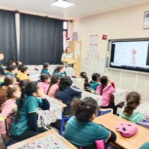 Müdürlüğüze bağlı Çocuk Hakları  İl Çocuk Komitesi dezavantajlı okullarda Romen çocuklara proje kapsamında Çocuk Hakları Eğitimi verdi. - fotoğraf 2
