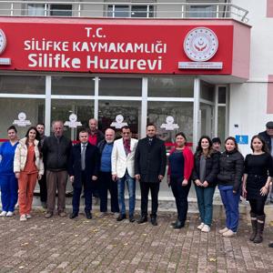 İl müdürümüz Naci YILMAZ  İlçe Protekolünün katılımıyla Silifke Şahin Kebap’ın ikramı olan öğle yemeğinde kıymetli yaşlılarımızla bir araya geldi. - fotoğraf 2