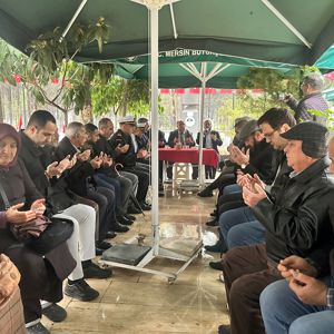 İlimizde Aralık ayı içerisinde Şehadet mertebesine eren yiğitlerimizin ruhuna Türkiye Harp Malulü Gaziler Şehit Dul ve Yetimler Derneği Mersin Şubesi ile Emşav Mersin İl Başkanlığı kooardine ettiği Kuran-ı Kerim tilavetine katıldık. Aziz Şehitlerimizi dualarla andık. - fotoğraf 1