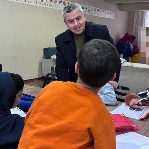 Hizmet kalitemizi ve standardımızı yükseltmek için denetim ve rehberlik çalışmalarımız devam ediyor. Bu kapsamda İl Müdürümüz Naci YILMAZ, Mersin Çocuk Evleri Sitemizi ziyaret etti. - fotoğraf 2