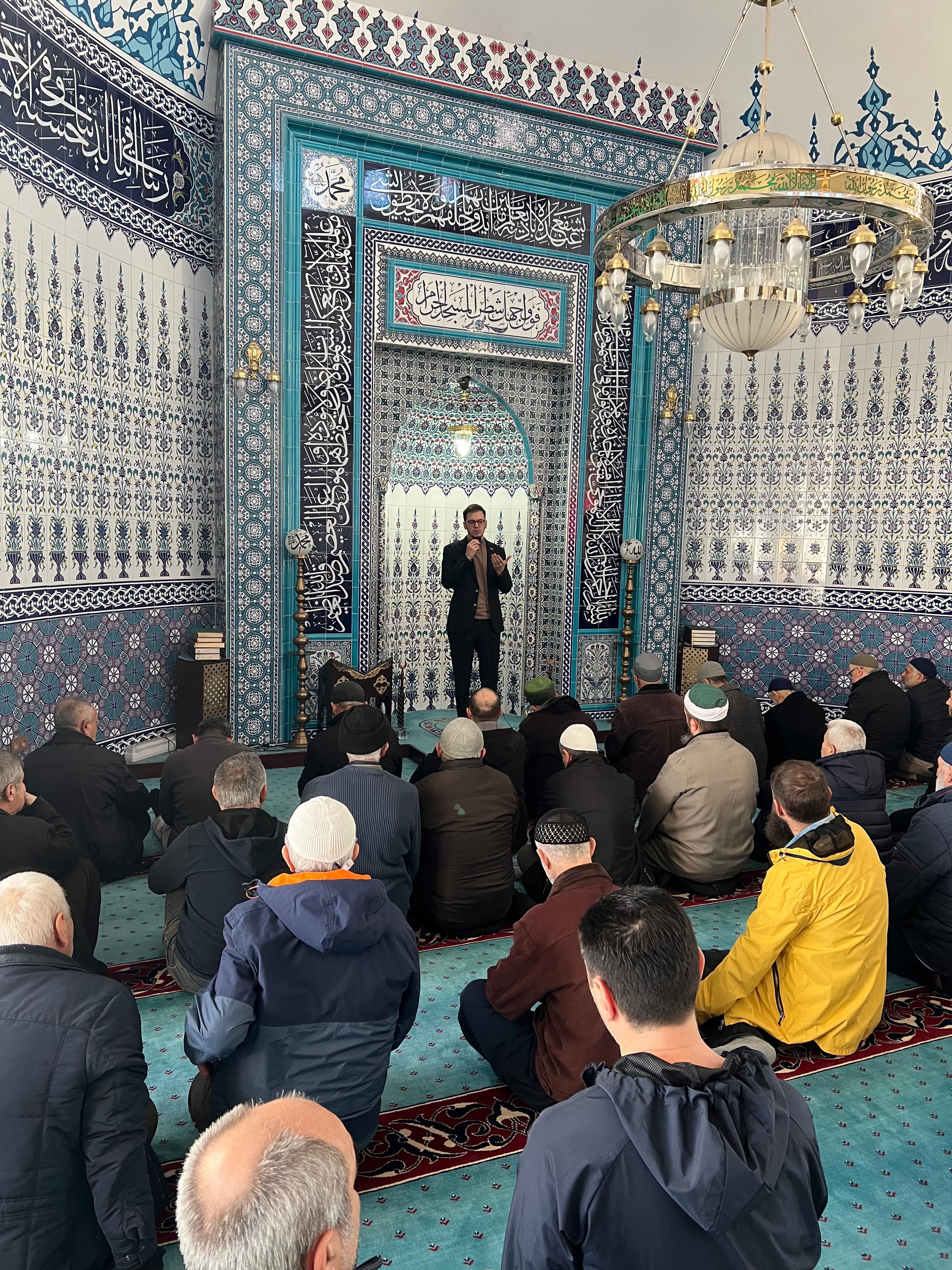 İl Müdürlüğümüze bağlı Sosyal Hizmet Merkezlerimiz tarafından ilimiz genelindeki camilerde cuma namazı öncesi koruyucu ve önceliyici hizmetlerimiz kapsamında eğitimlerimiz devam ediyor.