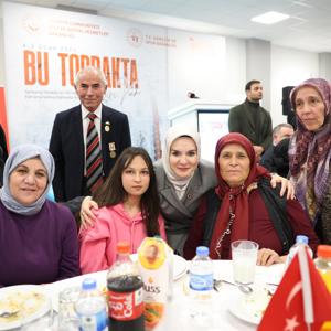 Aile ve Sosyal Hizmetler Bakanımız Göktaş Sarıkamış'ta şehit aileleri ve gazilerle bir araya geldi - fotoğraf 1
